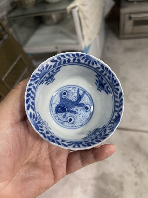 古玩陶瓷魚藻紋青花杯真品鑒賞圖