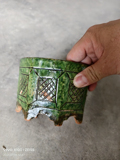 古玩陶瓷廣元窯綠釉八方刻花爐拍賣，當前價格1880元