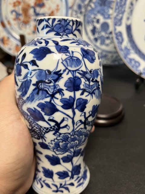 古玩陶瓷青花趕珠龍紋雞腿瓶拍賣，當(dāng)前價(jià)格2500元