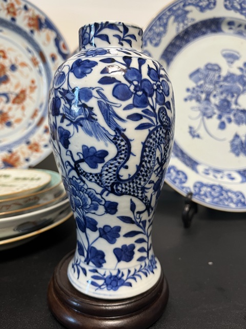 古玩陶瓷青花趕珠龍紋雞腿瓶拍賣，當(dāng)前價(jià)格2500元