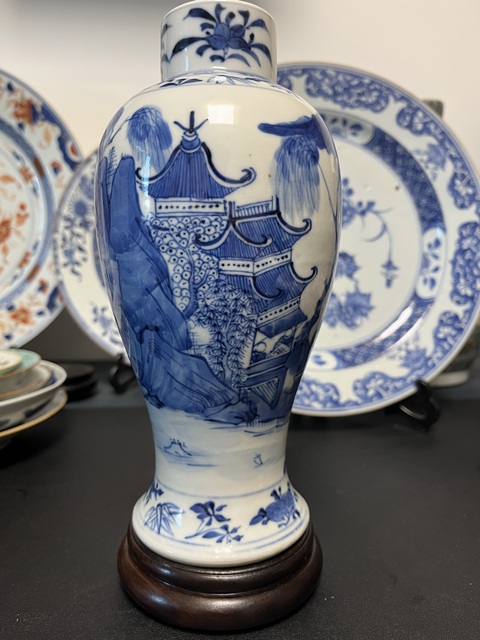 古玩陶瓷青花山水人物紋雞腿瓶真品鑒賞圖