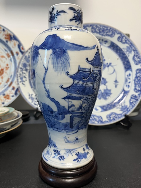 古玩陶瓷青花山水人物紋雞腿瓶真品鑒賞圖