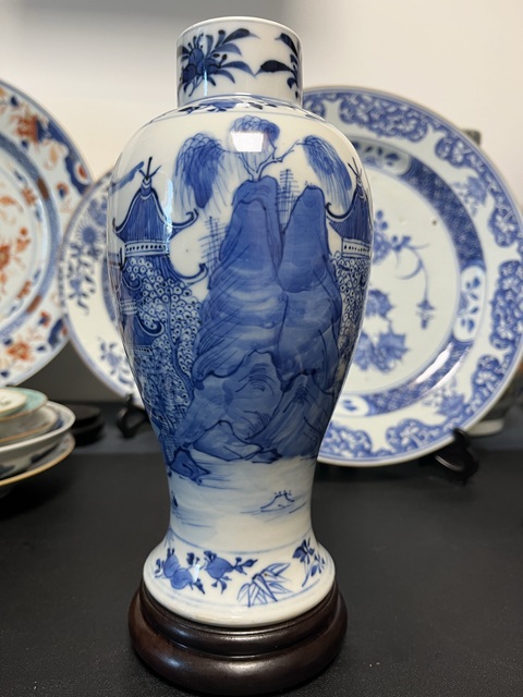古玩陶瓷青花山水人物紋雞腿瓶真品鑒賞圖