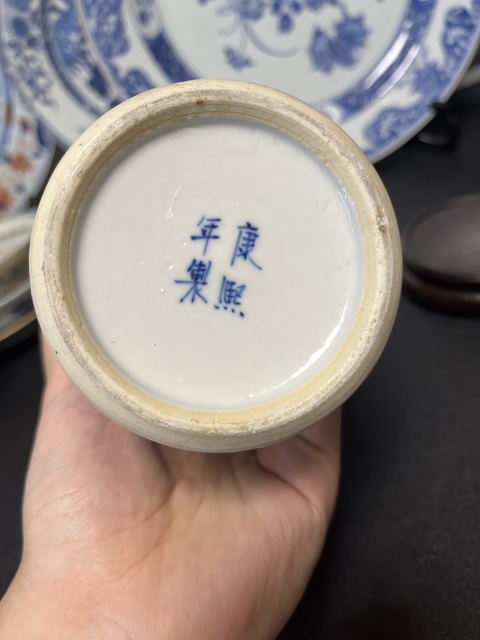 古玩陶瓷青花山水人物紋雞腿瓶真品鑒賞圖