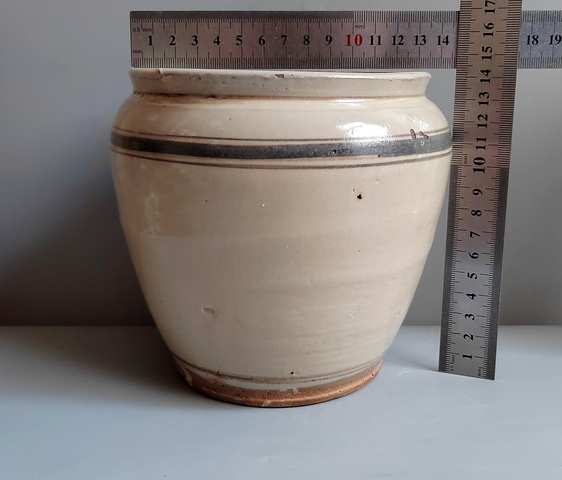 古玩陶瓷明代磁州窯白底褐彩花草紋雙色罐拍賣，當前價格38元