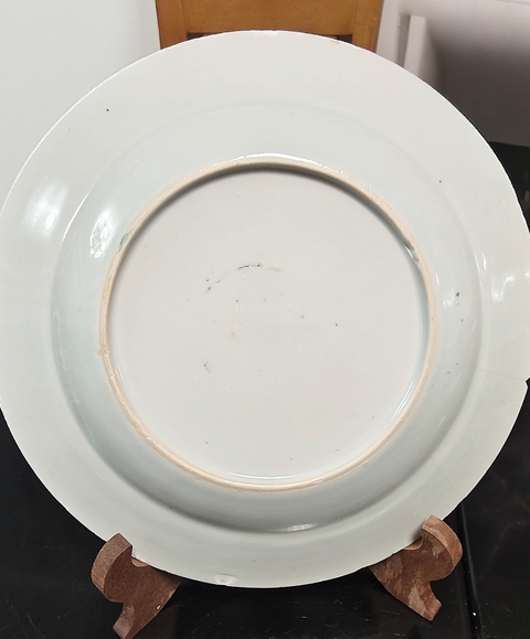 古玩陶瓷乾隆粉彩盤真品鑒賞圖