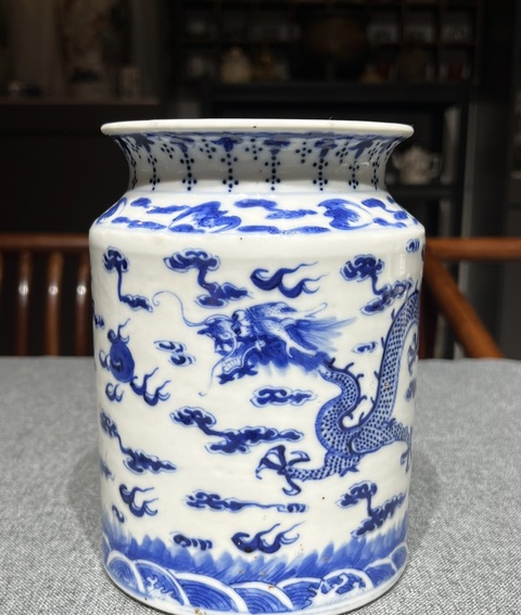 古玩陶瓷龍紋青花罐真品鑒賞圖