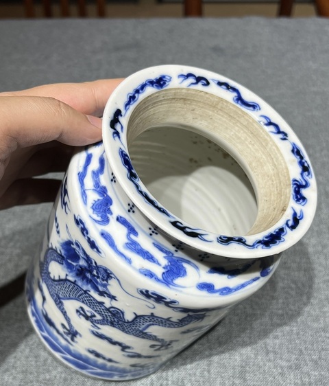 古玩陶瓷龍紋青花罐真品鑒賞圖