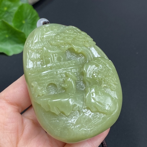 古玩玉器和田玉山水雕刻把件(帶珠寶機(jī)構(gòu)鑒定證書)拍賣,當(dāng)前價(jià)格1200元