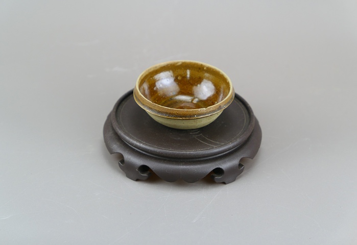 古玩陶瓷明晚期.吉州窯系紫金釉束口盞拍賣,當前價格33元