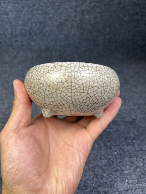 古玩陶瓷哥釉三足爐拍賣,當前價格3588元