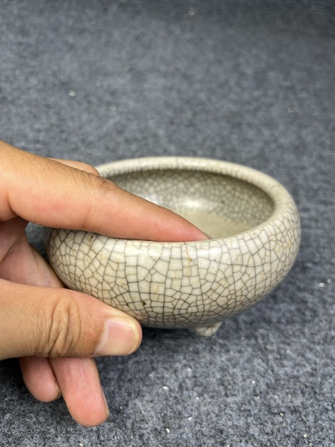 古玩陶瓷哥釉三足爐拍賣,當前價格3588元