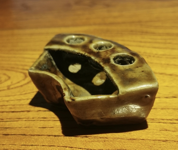 古玩陶瓷黃釉筆插真品鑒賞圖
