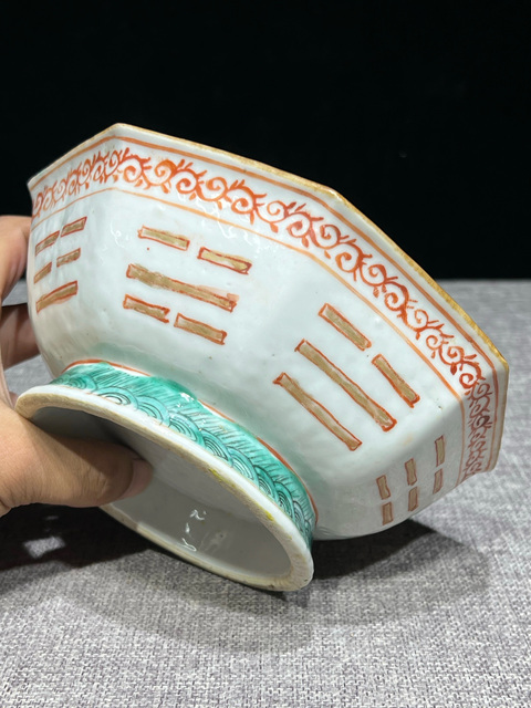 古玩陶瓷清·同治粉彩八卦紋八方碗quanpq拍賣，當前價格3500元
