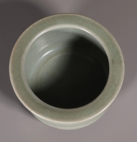 古玩陶瓷回流龍泉三足香爐真品鑒賞圖