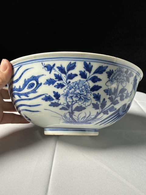古玩陶瓷鳳穿牡丹紋青花碗真品鑒賞圖