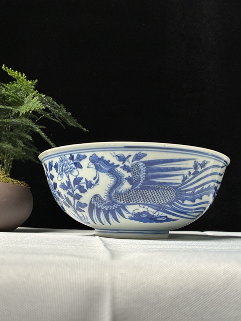 古玩陶瓷鳳穿牡丹紋青花碗真品鑒賞圖