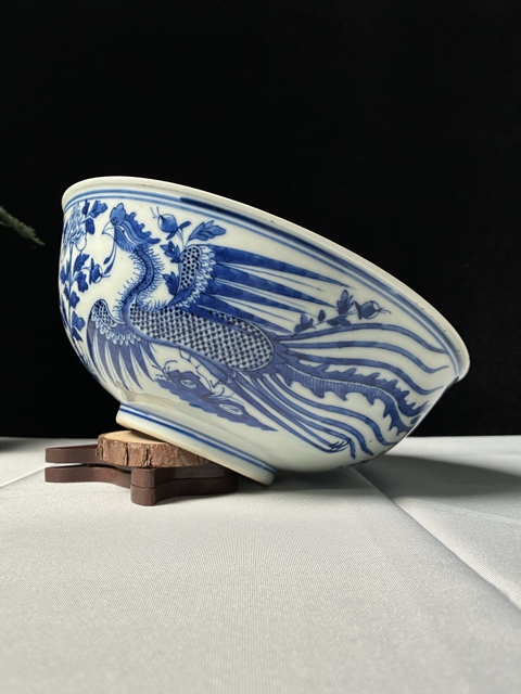 古玩陶瓷鳳穿牡丹紋青花碗真品鑒賞圖
