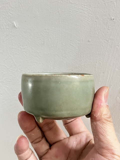古玩陶瓷明代~龍泉青瓷三足爐拍賣,當前價格2988元