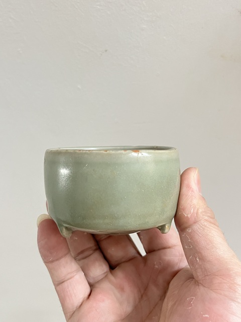 古玩陶瓷明代~龍泉青瓷三足爐拍賣,當前價格2988元