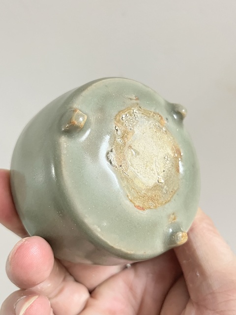 古玩陶瓷明代~龍泉青瓷三足爐拍賣,當前價格2988元