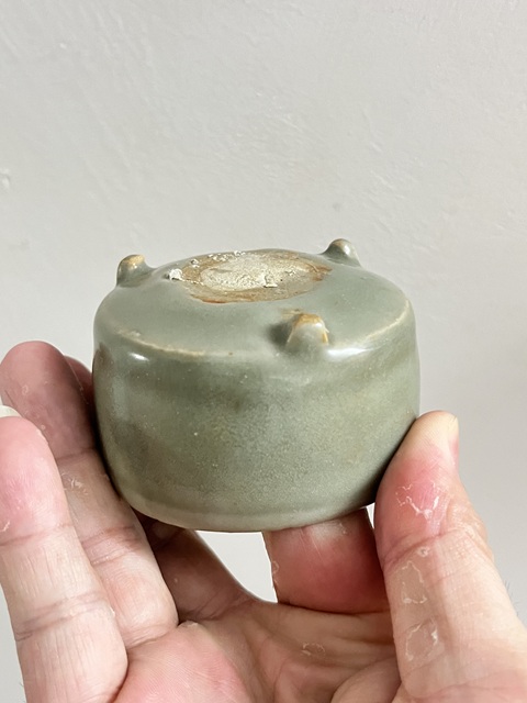 古玩陶瓷明代~龍泉青瓷三足爐拍賣,當前價格2988元
