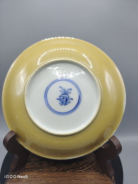 古玩陶瓷康熙青花盤真品鑒賞圖