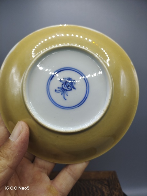 古玩陶瓷康熙青花盤真品鑒賞圖