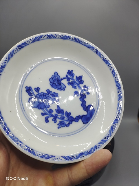 古玩陶瓷康熙青花盤真品鑒賞圖