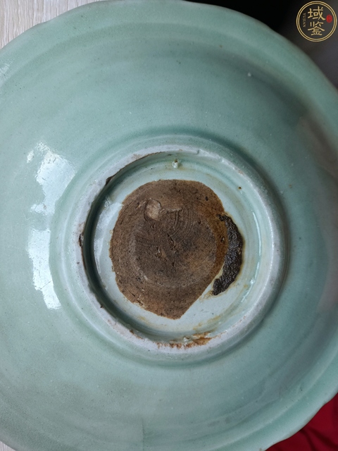 古玩陶瓷龍泉青瓷菱口盤真品鑒賞圖