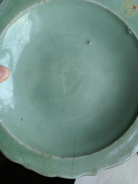 古玩陶瓷龍泉青瓷菱口盤真品鑒賞圖