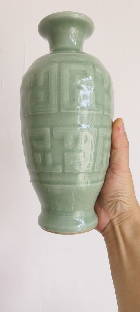 古玩陶瓷豆青釉瓶真品鑒賞圖