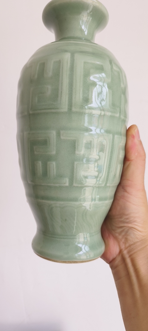 古玩陶瓷豆青釉瓶真品鑒賞圖