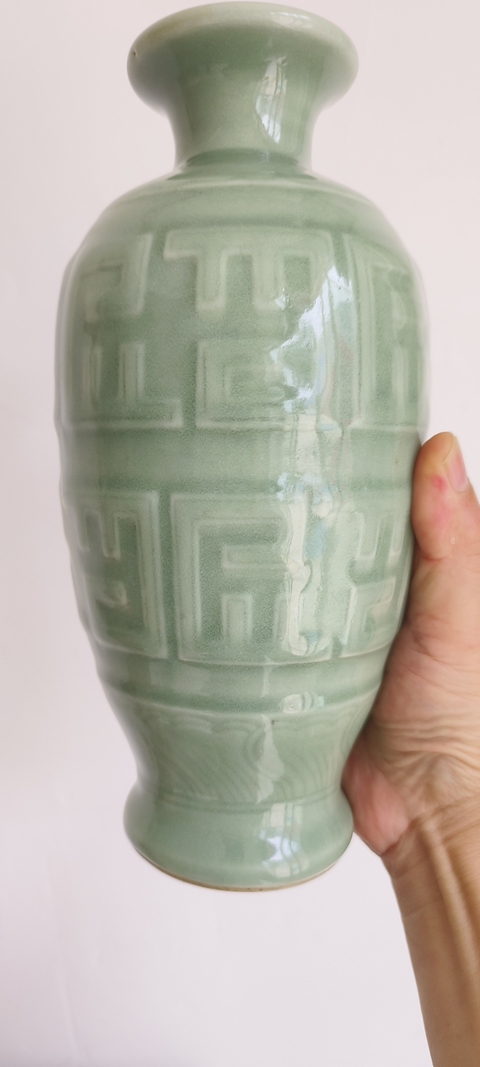 古玩陶瓷豆青釉瓶真品鑒賞圖