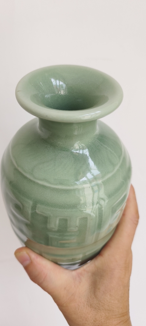 古玩陶瓷豆青釉瓶真品鑒賞圖