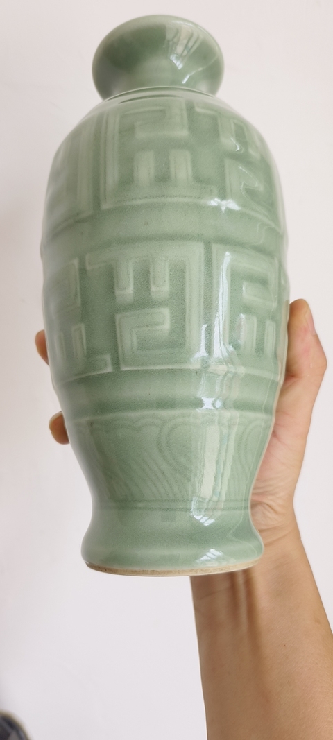 古玩陶瓷豆青釉瓶真品鑒賞圖