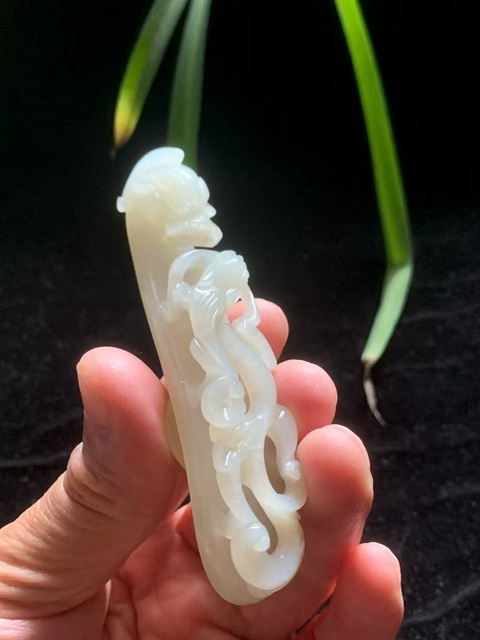 古玩玉器和田玉雕“蒼龍教子”帶鉤真品鑒賞圖