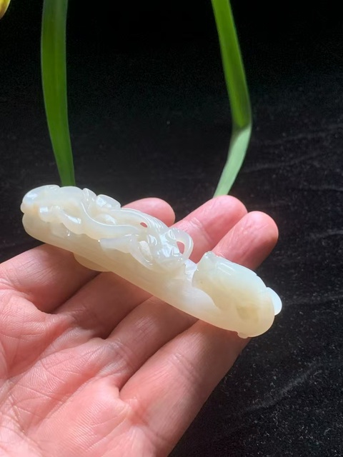 古玩玉器和田玉雕“蒼龍教子”帶鉤真品鑒賞圖