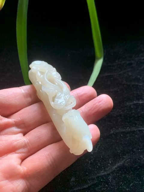 古玩玉器和田玉雕“蒼龍教子”帶鉤真品鑒賞圖