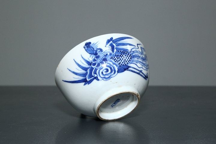 古玩陶瓷清晚期·青花鳳紋畫卷紋碗真品鑒賞圖