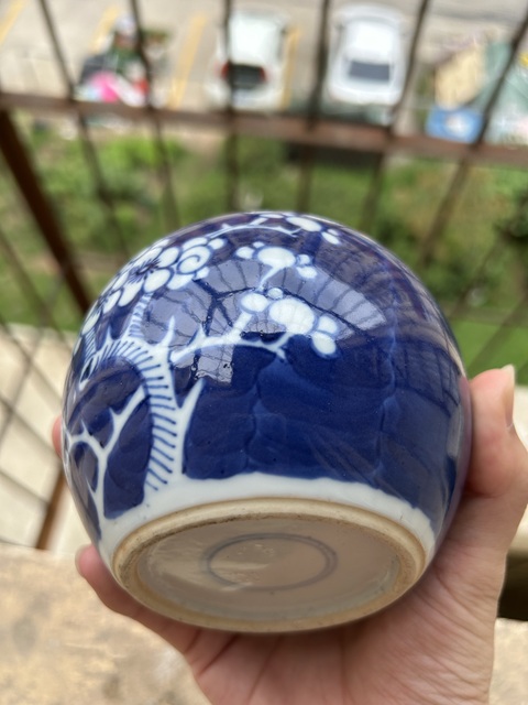古玩陶瓷青花冰梅圖蓋罐真品鑒賞圖