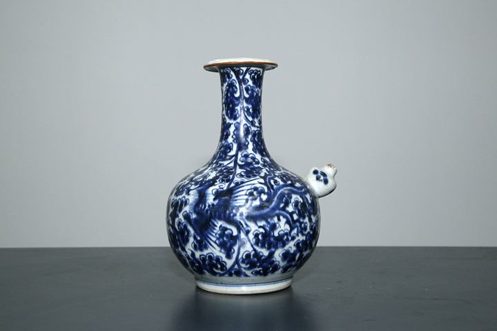 古玩陶瓷清康熙·青花鳳穿花軍持真品鑒賞圖