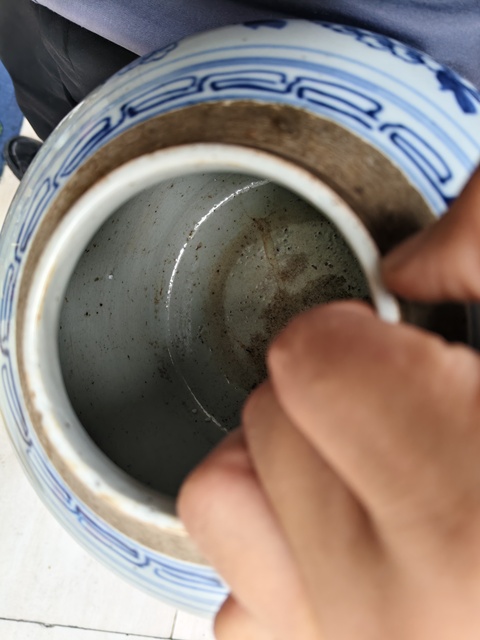 古玩陶瓷青花花卉紋罐真品鑒賞圖
