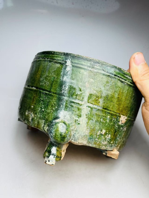 古玩陶瓷綠釉三足奩真品鑒賞圖