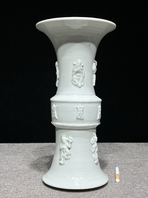 古玩陶瓷德化白瓷貼塑八仙人物花觚真品鑒賞圖