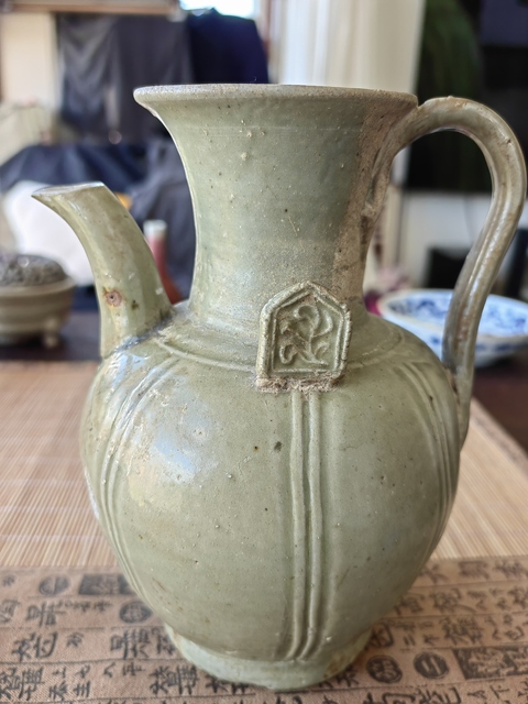 古玩陶瓷越窯青瓷執壺真品鑒賞圖