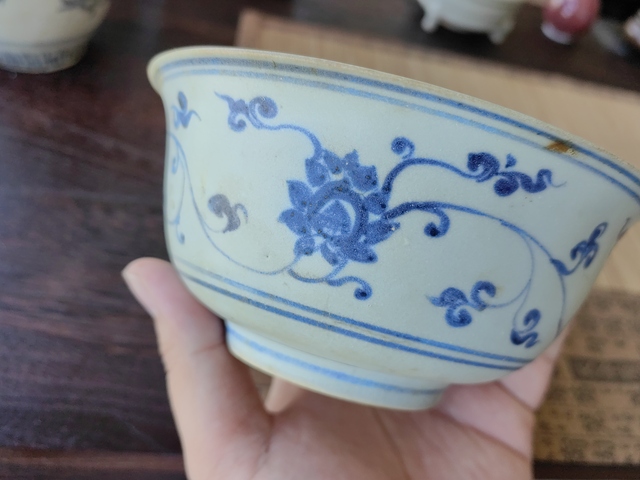 古玩陶瓷青花花卉紋撇口碗真品鑒賞圖