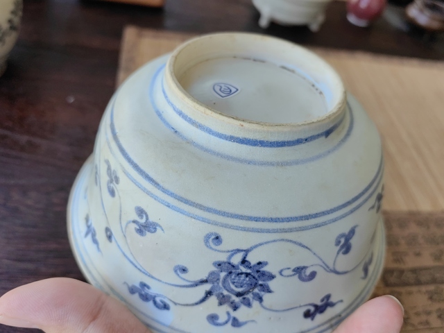 古玩陶瓷青花花卉紋撇口碗真品鑒賞圖