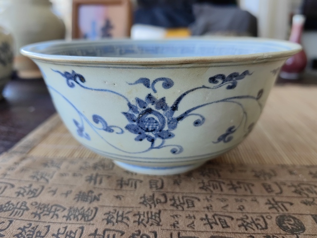 古玩陶瓷青花花卉紋撇口碗真品鑒賞圖