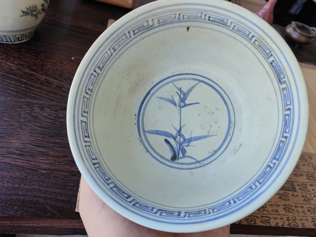 古玩陶瓷青花花卉紋撇口碗真品鑒賞圖